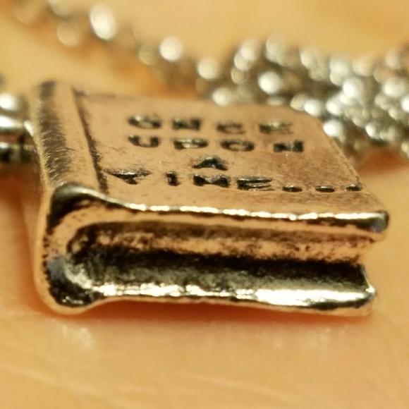 Story Book Necklace - Picture 4 of 4